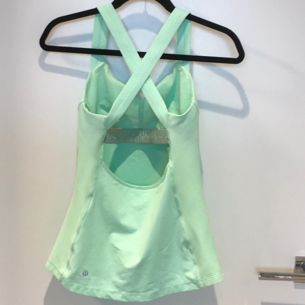 Lululemon Workout Yoga Active Wear Top, size 8, Like new, very cute!